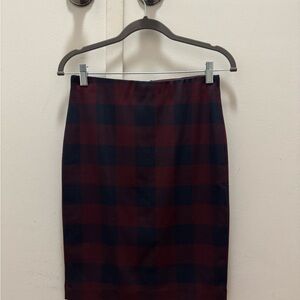Elegant Plaid Skirt in Red and Black